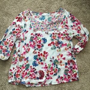 Floral 3/4 sleeve top - size XL